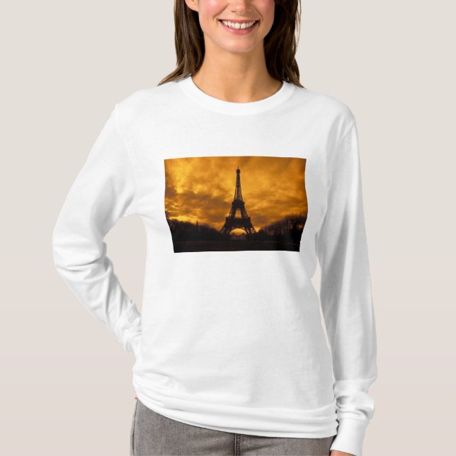 EU, Frankrike, Paris. Eiffeltornet. T-shirt (Framsida)