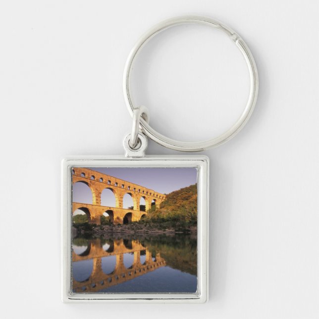 EU, Frankrike, Provence, Gard, Pont du Gard. 2 Fyrkantig Silverfärgad Nyckelring (Framsidan)