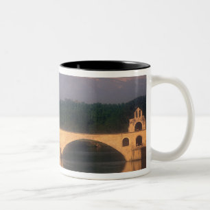 EU, Frankrike, Provence, Vaucluse, Avignon. Pont Två-Tonad Mugg