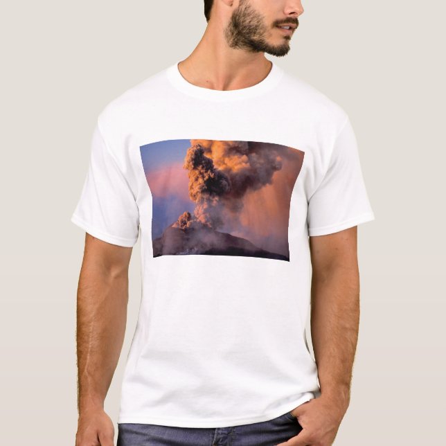 EU, Italien, Sicilien, Mt. Etnas toppkrater T Shirt (Framsida)