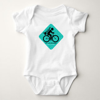 Eu vou de bike: Body de Capoeira para bebês! T Shirt