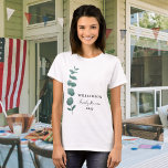 Eucalyptus Family Reunion T-Shirt<br><div class="desc">Denna T-shirt dekoreras med en snyggt-vattenfärgad eucalyptus-sprig med elegant-typografi. Enkelt anpassade. Använda Verktyg i Design om du vill ändra texten storlekt,  stil eller färg. Eftersom vi skapar vår teckning kommer du inte att hitta just den här bilden från andra designers. Ursprunglig vattenfärg © Michele Davies.</div>
