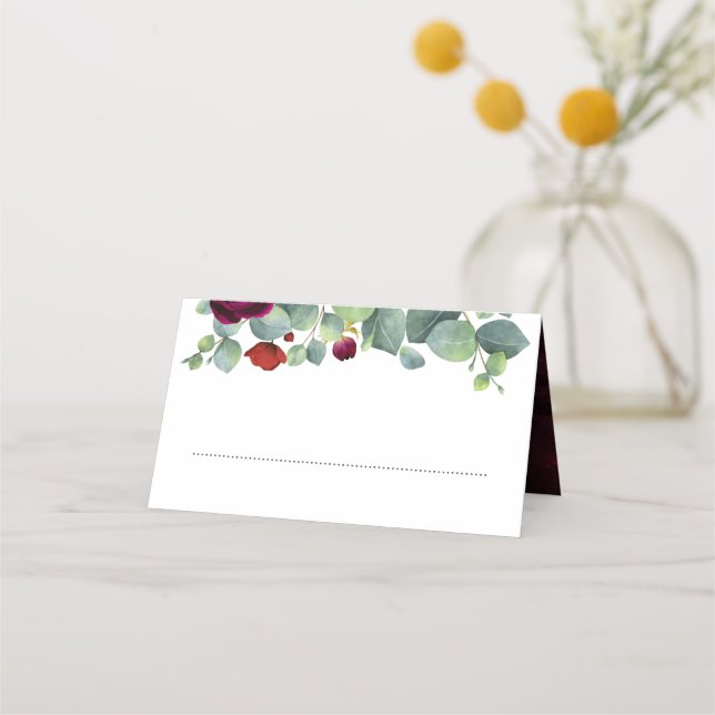 Eucalyptus Greenery | Burgundy Red Blommigt Bröllo Placeringskort (Framsida)
