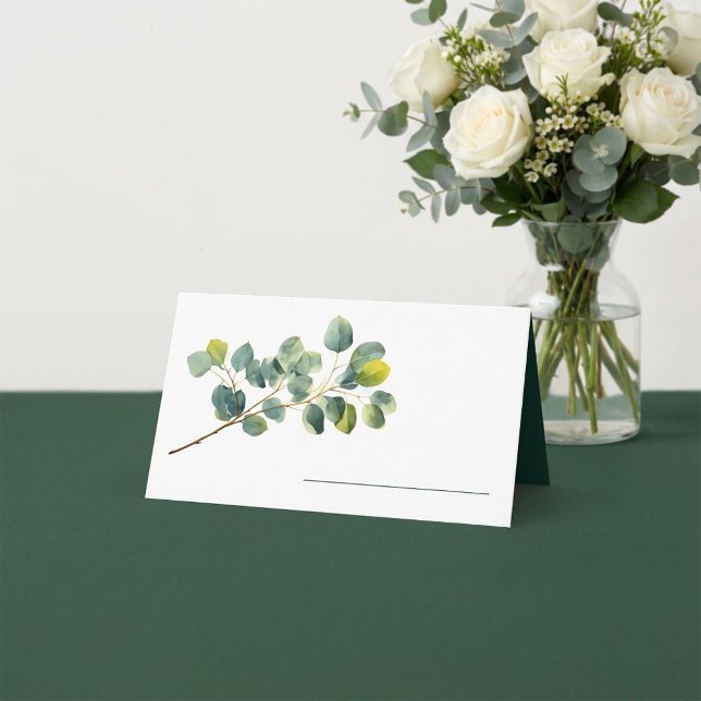 Eucalyptus grönt löv bröllop namn placeringskort (Eucalyptus branch green leaves wedding name place card.)