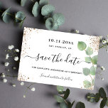 Eucalyptus guld från födelsedagen sparar datumet spara datumet<br><div class="desc">Ett trendig Spara datum för en 40:e (eller någon annan ålder) födelsedagsfest. En snyggt vit bakgrund som dekorerats med eucalyptus foliage och faux guld glitter. Anpassa och lägg till datum,  namn och text. Texten: Spara datumet skrivs med ett stort trendig-handskript i stil med dekortecken.</div>