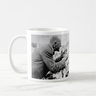 Eugene Debs fotograferar med citationstecken Kaffemugg