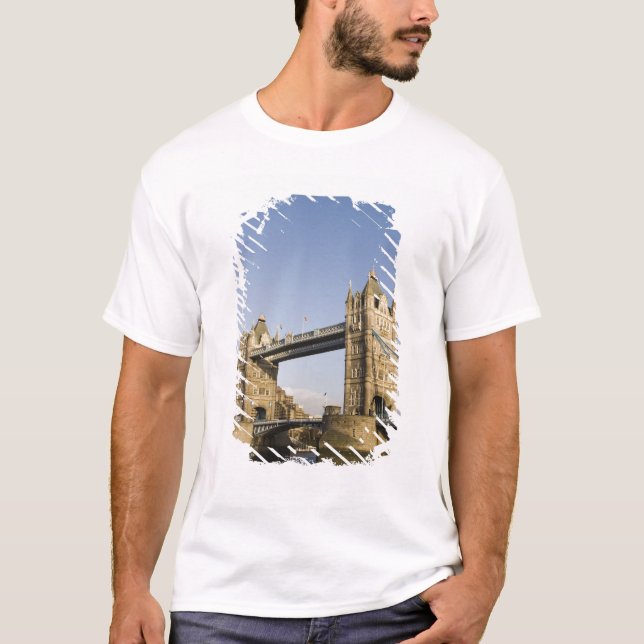 Europa,ENGLAND, London: Torn Bridge/latent T Shirt (Framsida)