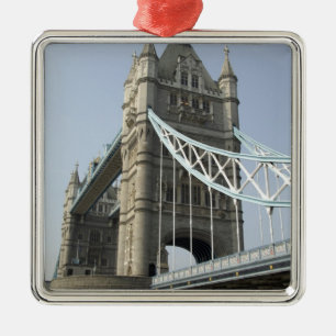 Europa, England, London. Tower Bridge över Julgransprydnad Metall