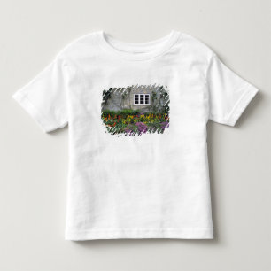 Europa, England, Teffont Magna. Blommor fyller Tee Shirt
