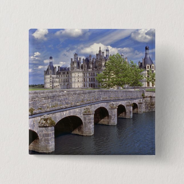 Europa, Frankrike, Chambord. En stenträbro leder Knapp (Framsida)