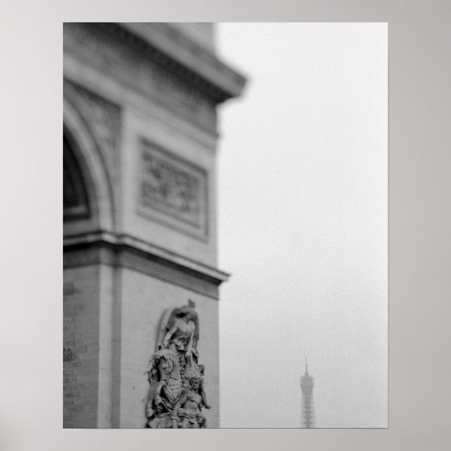 Europa, Frankrike, Paris. Arc de Triomphe och 2 Poster (Framsidan)