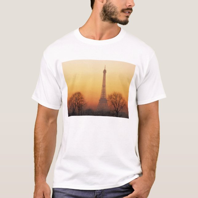 Europa, Frankrike, Paris. Eiffeltornet (Medium T Shirt (Framsida)