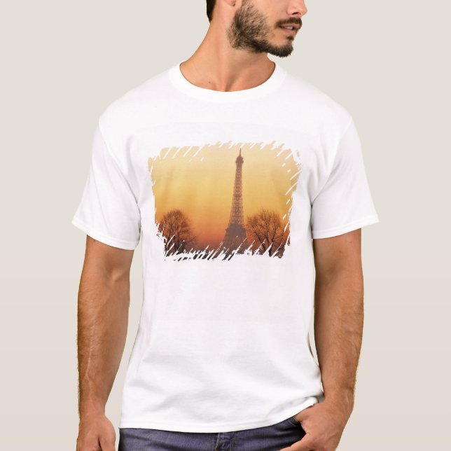 Europa, Frankrike, Paris. Eiffeltornet (Medium Tee (Framsida)