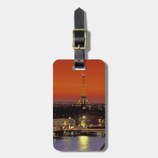 Europa, Frankrike, Paris. Solnedgångsutsikt över E Bagagebricka (Vertikal Framsida)