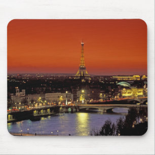 Europa, Frankrike, Paris. Solnedgångsutsikt över E Musmatta