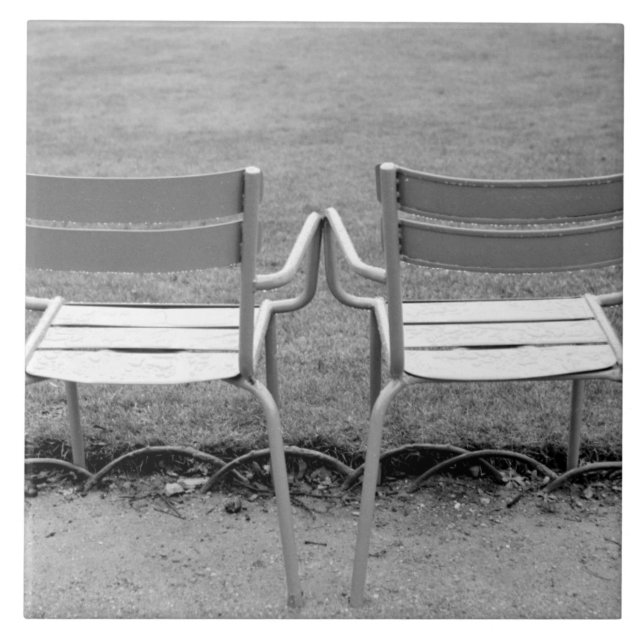Europa, Frankrike, Paris. Stolar, Jardin du 2 Kakelplatta (Framsidan)