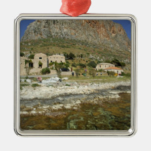 Europa, Grekland, Peloponnesos, Monemvasia. De 2 Julgransprydnad Metall
