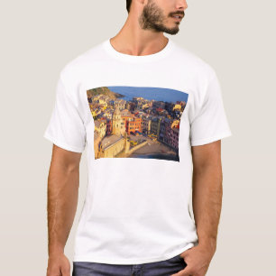 Europa, Italien, Cinque Terre. Byn Vernazza Tee