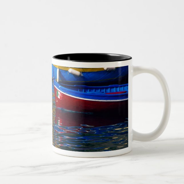 Europa, Italien, Cinque Terry, båtar i Vernazza Två-Tonad Mugg (Höger)