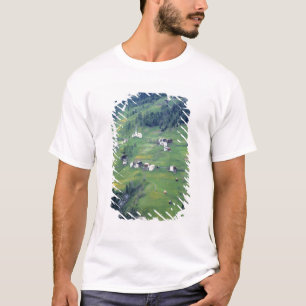 Europa, Italien, Dolomitalperna. Denna lilla by T Shirt
