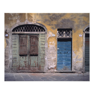 Europa, Italien, Lucca. Dessa gamla dörrar tillför Fototryck