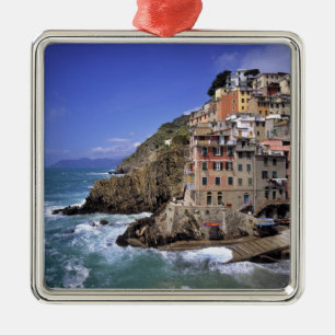 Europa, Italien, Riomaggiore. Riomaggiore är byggt Julgransprydnad Metall