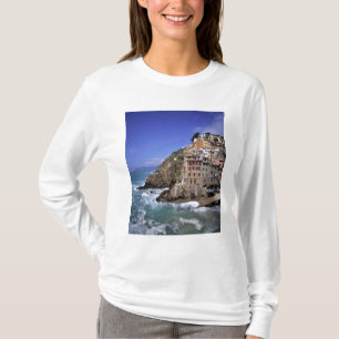 Europa, Italien, Riomaggiore. Riomaggiore är byggt Tee