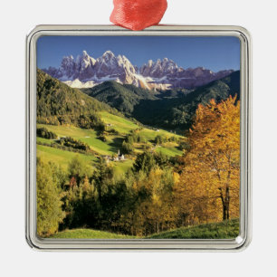 Europa, Italien, Santa Magdalena. Den lilla Julgransprydnad Metall