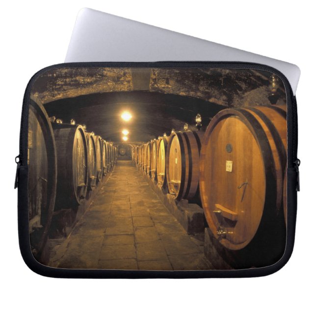Europa, Italien, Toscana-regionen. Chianti-källare Laptop Sleeve (Framsidan)