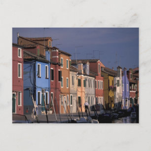 Europa, Italien, Venedig. Flerfärgade hus Vykort