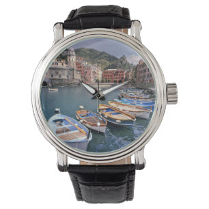 Europa, Italien, Vernazza. Ljust målade båtar Armbandsur