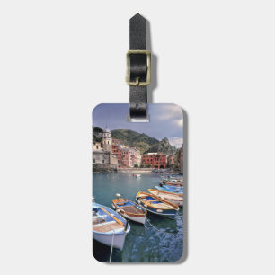 Europa, Italien, Vernazza. Ljust målade båtar Bagagebricka