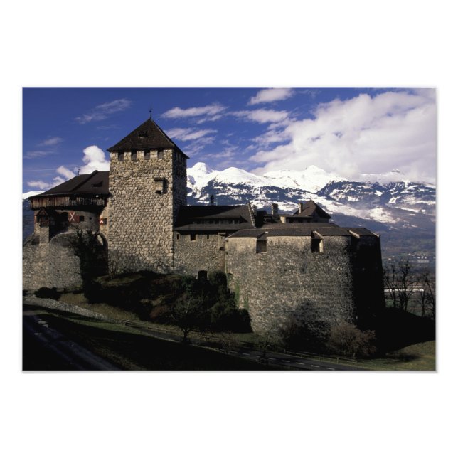 Europa, Liechtenstein, Vaduz. Borgen Vaduz, 2 Fototryck (Framsidan)