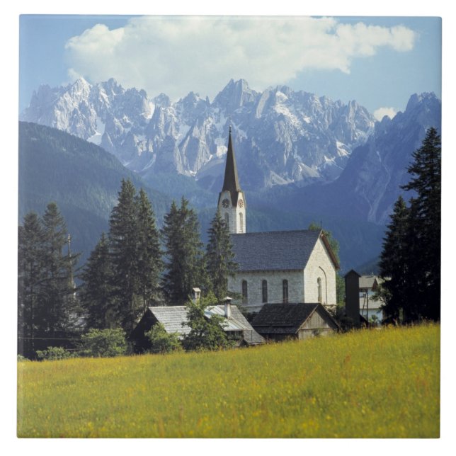 Europa, Österrike, Gosau. Kyrkans torn Kakelplatta (Framsidan)