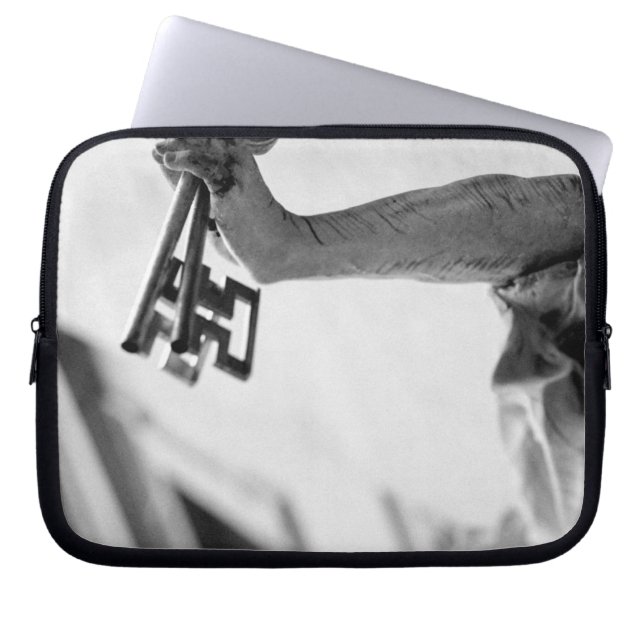 Europa, Österrike, Salzburg. Status med nycklar 2 Laptop Fodral (Framsidan)