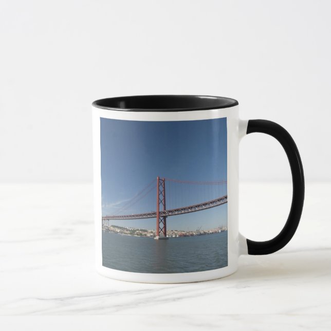 Europa, Portugal, Lissabon aka Lisboa). Ponte Mugg (Höger)
