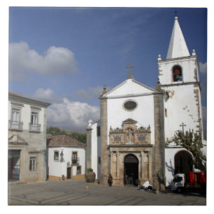Europa, Portugal, Obidos. Santa Maria-kyrkan i Kakelplatta