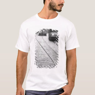 Europa, Schweiz, Bern. Spårvägsräls, T-shirt