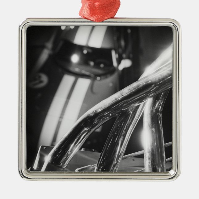 Europa, Schweiz, Genève. Motorvisning i Genève.4 Julgransprydnad Metall (Framsidan)