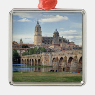 Europa, Spanien, Salamanca. Den romerska bron över Julgransprydnad Metall
