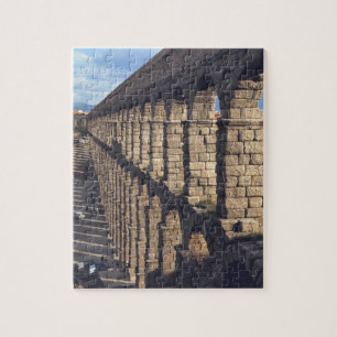 Europa, Spanien, Segovia. Sen ljus kastar skuggor Pussel