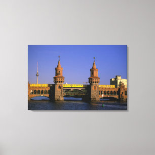 Europa, Tyskland, Berlin. Kreuzberg, Oberbaum Canvastryck