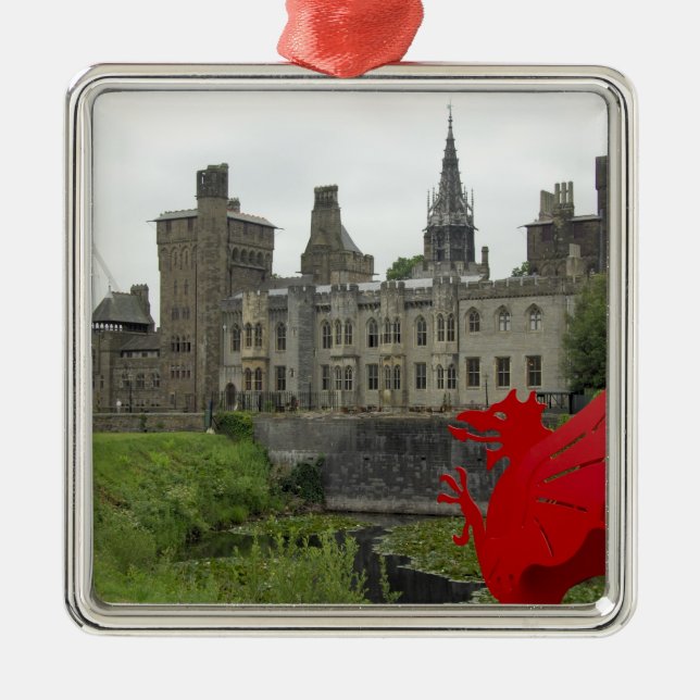 Europa, Wales, Cardiff. Cardiff slott. Walisisk 2 Julgransprydnad Metall (Framsidan)