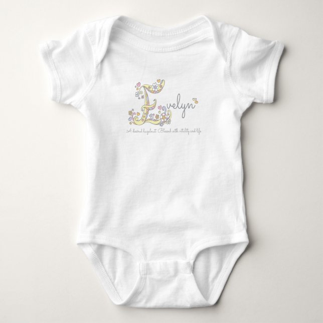 Evelyn Flickor namn betyder E monogramhjärtan Tee Shirt (Framsida)