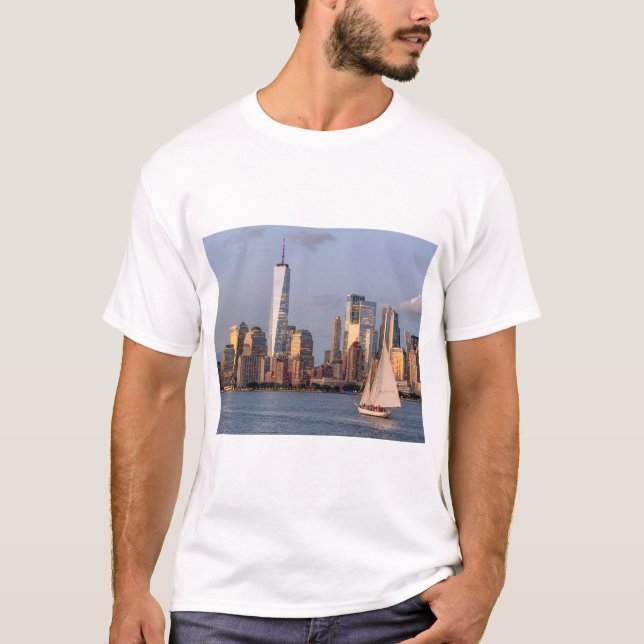 Evening Skyline Lower Manhattan.JPEG T Shirt (Framsida)