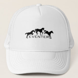 Eventer med tre hoppa hästar keps