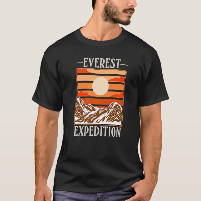 Everest Expeditions Mountain Exploration Adventure T Shirt (Framsida)