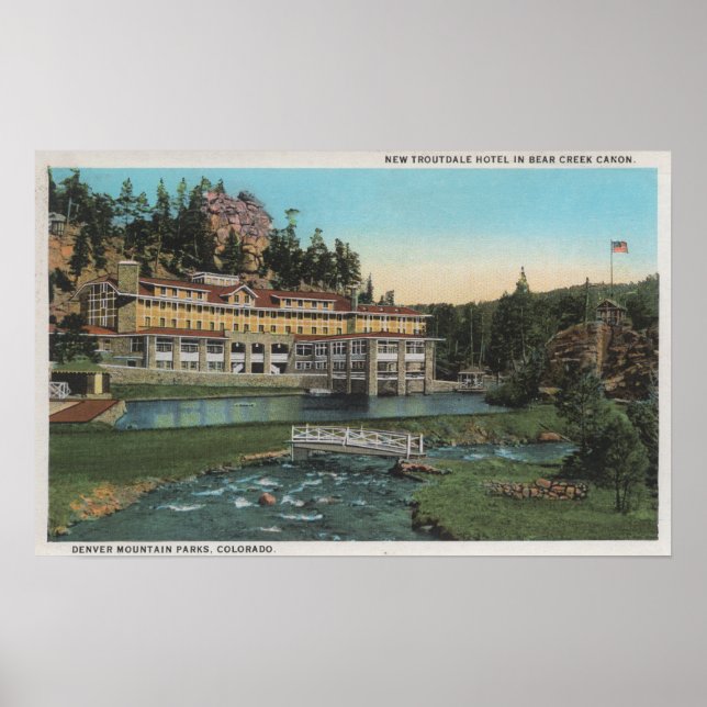 Evergreen, CO - Troutdale Hotel, Bear Bäck Poster (Framsidan)