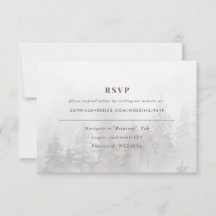 Evergreens i Fog Forest in Grått Online OSA