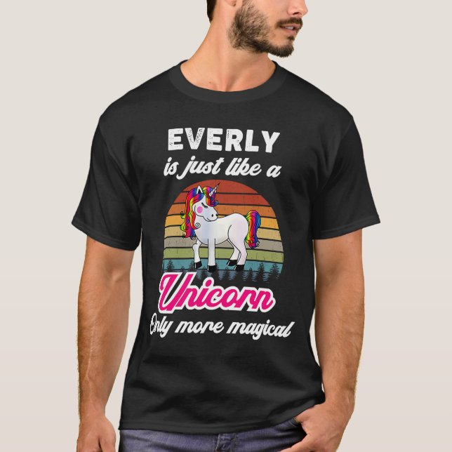 Everis är som en enhörnig kvinnlig flicka baby nam t shirt (Framsida)